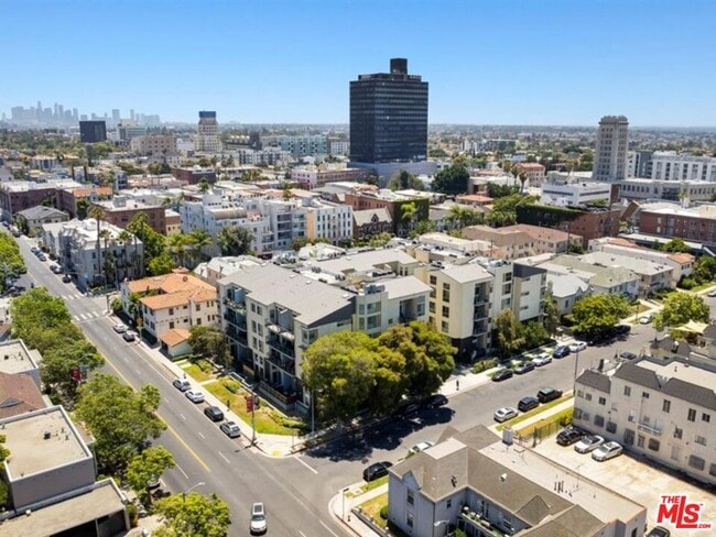 Building Photo - 600 Ridgeley Dr