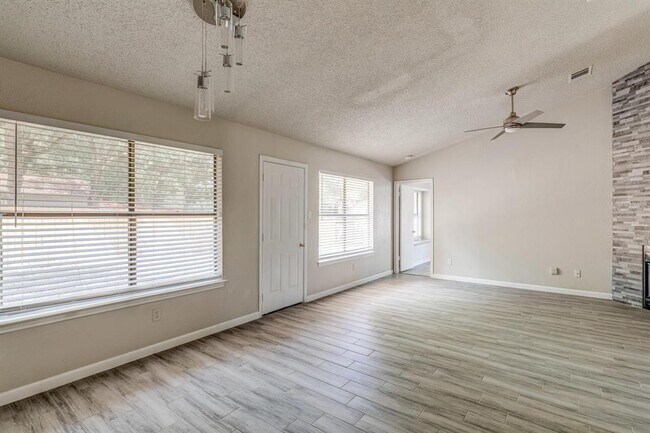 Building Photo - 3401 Larkspur Way