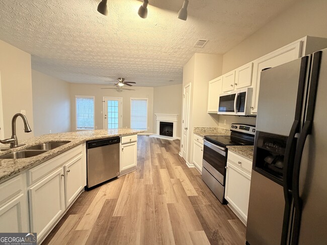 Building Photo - 20 Pine Canyon Dr SW