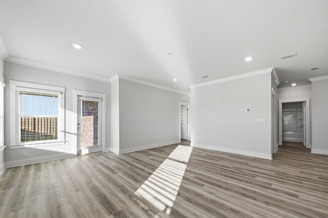 Building Photo - 1085 Hayward Lp