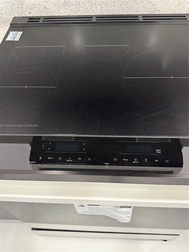 Building Photo - 210 174th St