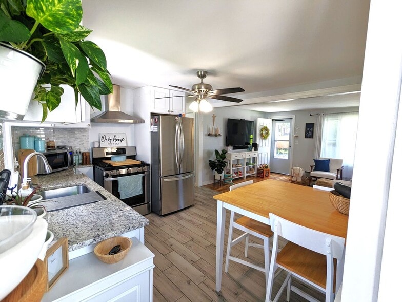 Building Photo - 37 Chandler Ave