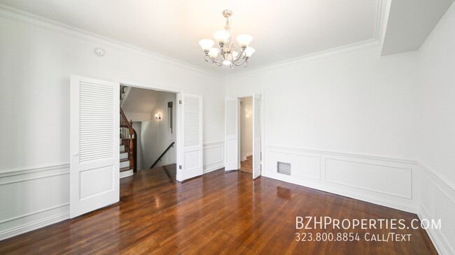 Building Photo - Updated 3Bedroom 3Bathroom In Prime Westwood