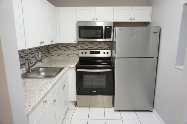 Building Photo - 294 Chatham O