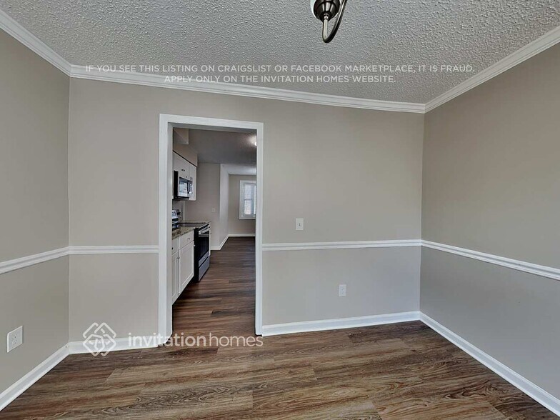 Building Photo - 123 Woodvale Dr