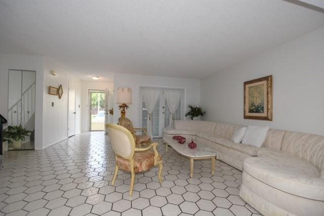 Building Photo - 1018 NE 25th Ave