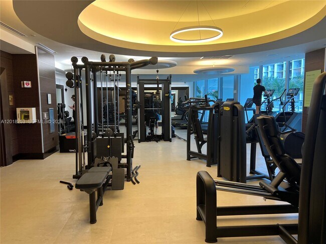 Building Photo - 200 Biscayne Blvd Way
