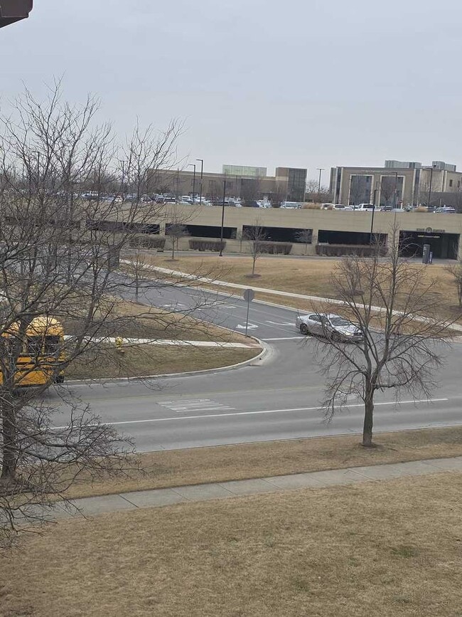 Building Photo - 9950 Treetop Dr