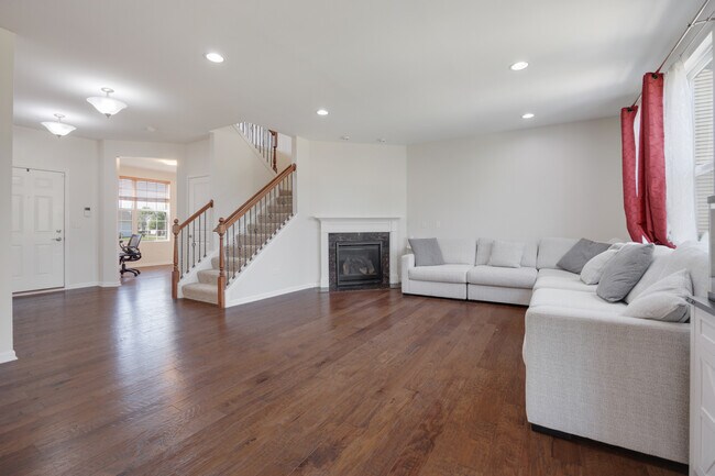 Building Photo - 2531 Basin Trail Ln