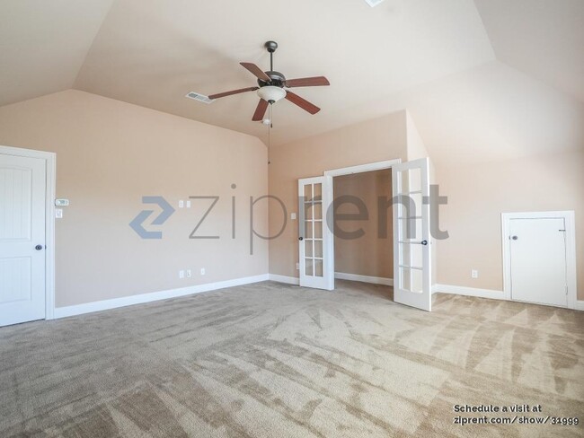 Building Photo - 419 San Marcos Dr