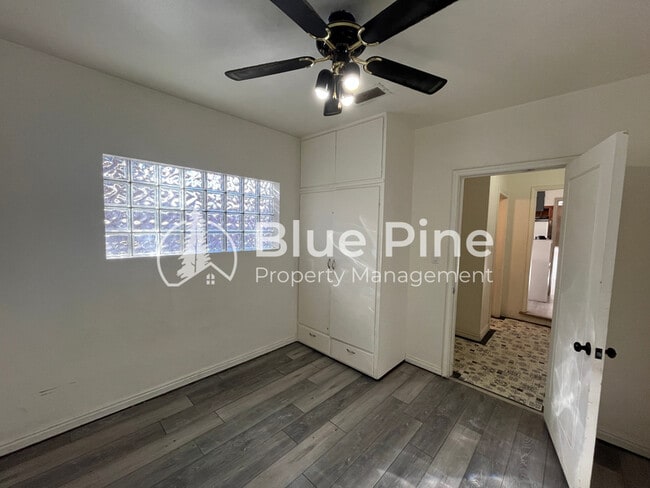 Building Photo - 175 W 17th St