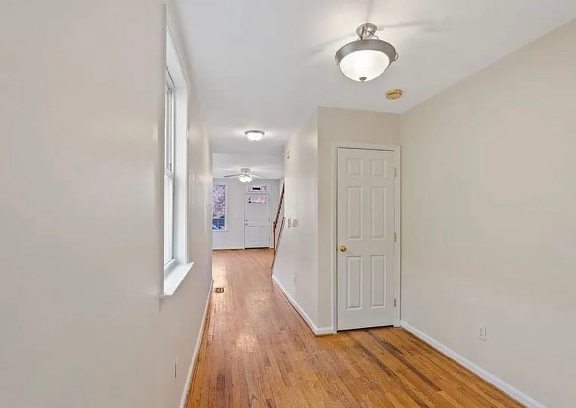 Dining room - 1239 W Lombard St