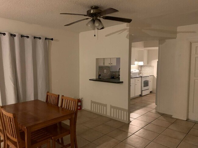 Building Photo - 7811 43rd Ave Dr W