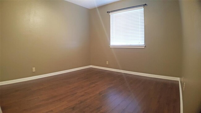 Building Photo - 13302 Bennington Ln