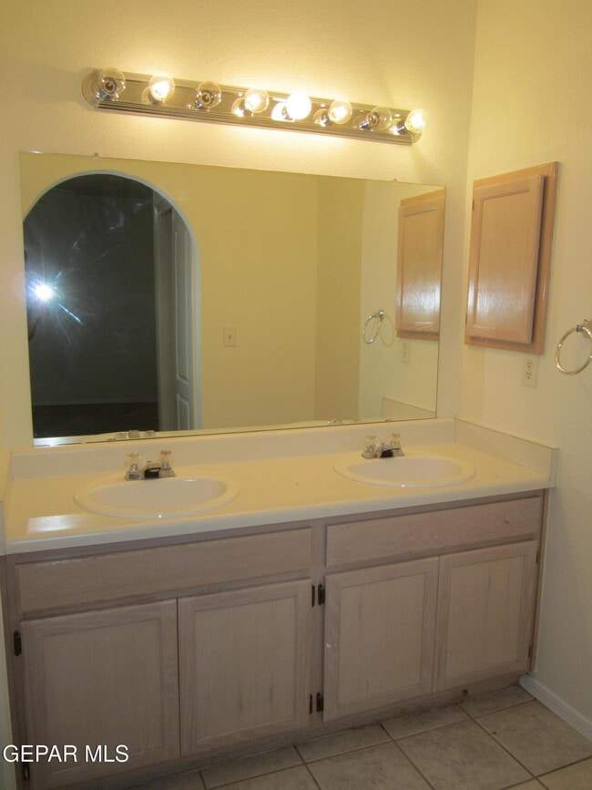 Building Photo - 12521 Tierra Serena Dr