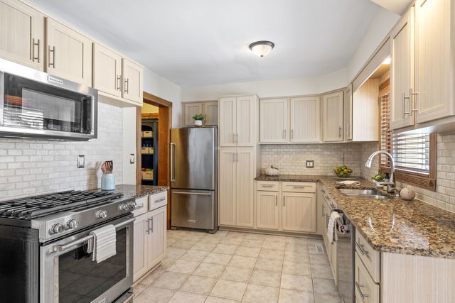 Building Photo - 438 S Wright St