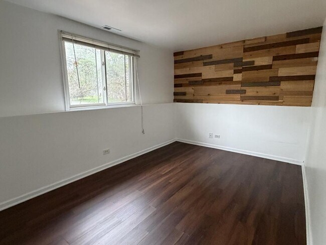 Building Photo - 284 Hill Ave