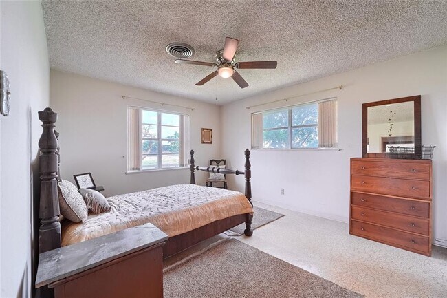 Building Photo - 801 Fm 971