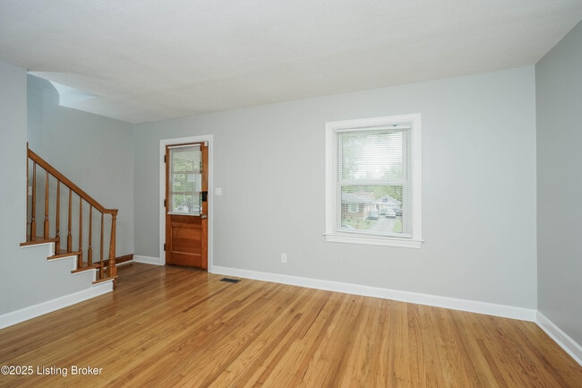 Building Photo - 140 Mills Dr