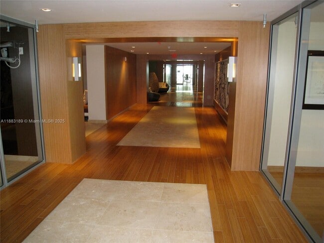 Building Photo - 900 Biscayne Blvd