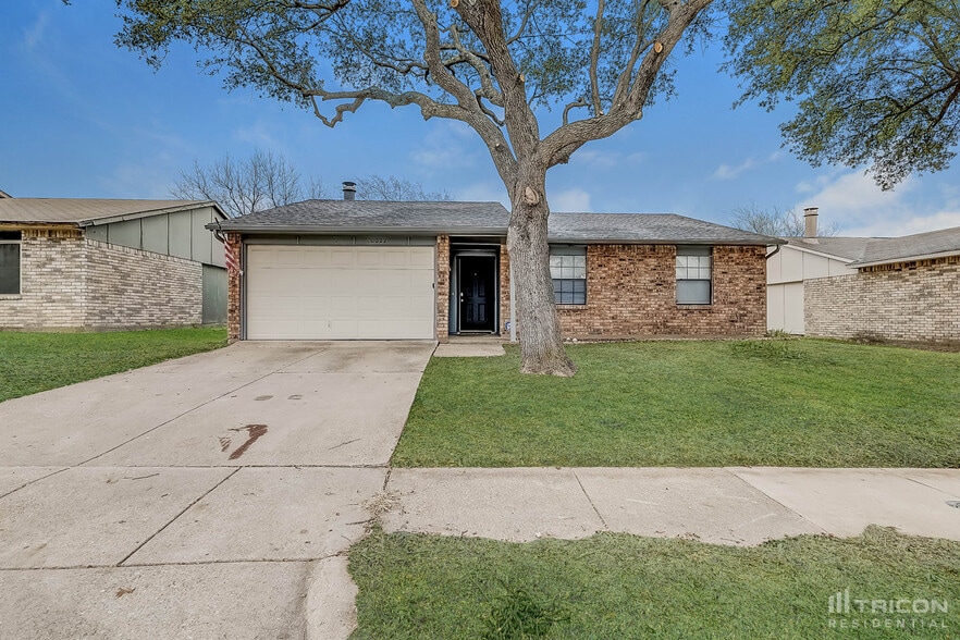 Primary Photo - 10022 Deer Hollow Dr