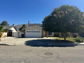 Building Photo - 409 Wimbledon Dr