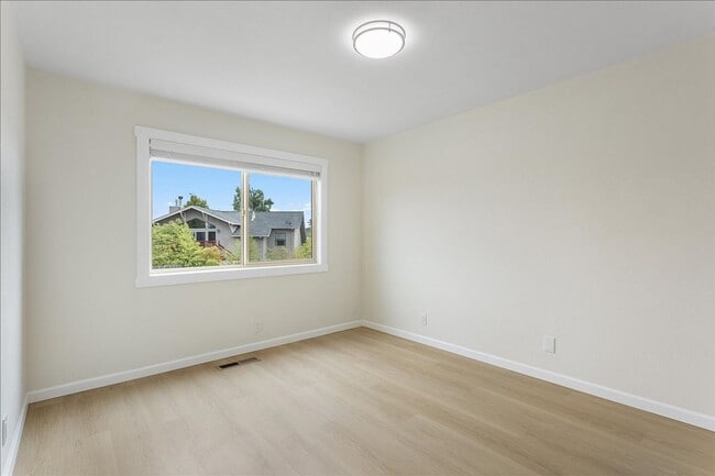 Building Photo - 1007 Tahiti Ln