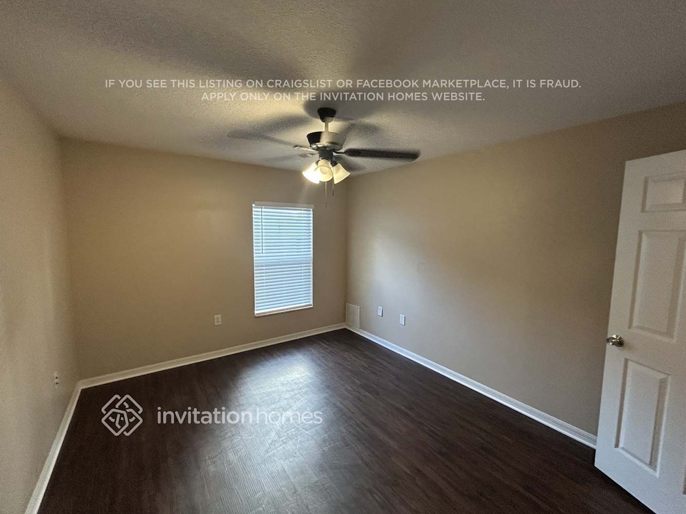 Building Photo - 15454 Martinmeadow Dr