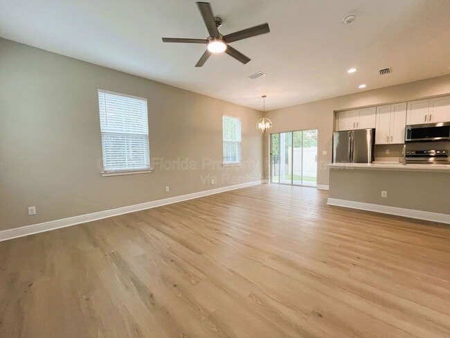 Building Photo - 2220 S Bumby Ave