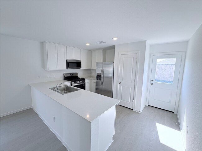 Building Photo - 26915 Dalmatian Bellflower Dr