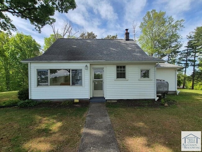 Building Photo - 82 Maple Leaf Rd