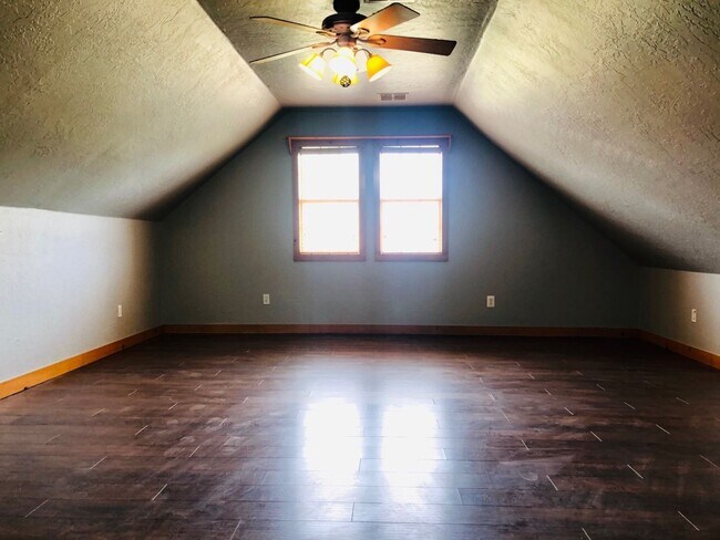 Building Photo - 4 bed + office + Bonus room/2nd Living upstairs, 3 bath on 2+ Acres in Moore Schools !