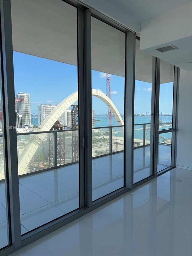 Building Photo - 1100 Biscayne Blvd