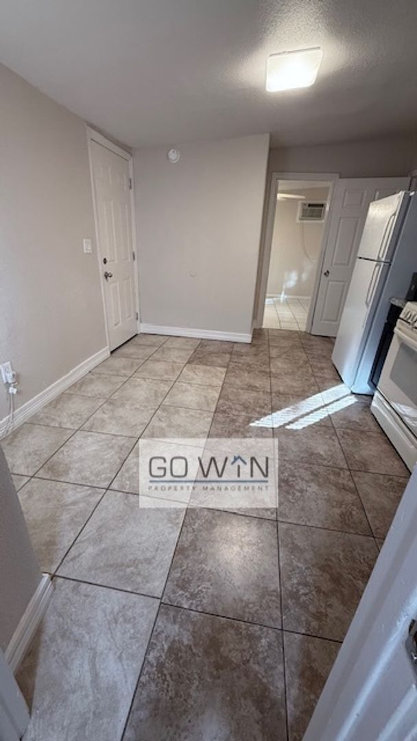 Building Photo - 3546 W Roosevelt St