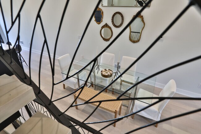 Building Photo - 2541 Turner St