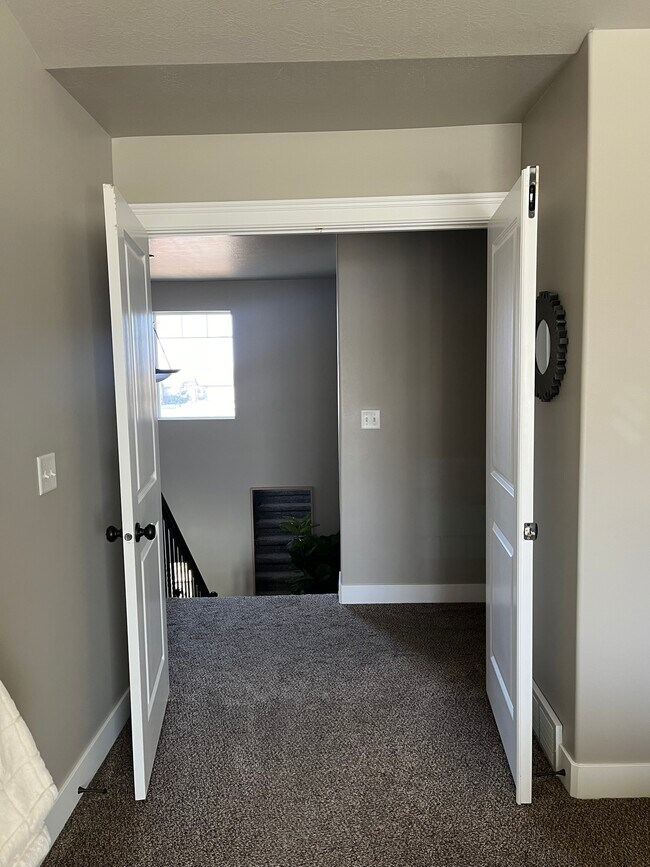 Building Photo - 2064 N 275 E