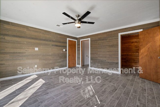 Building Photo - 933 Leatherwood Ln
