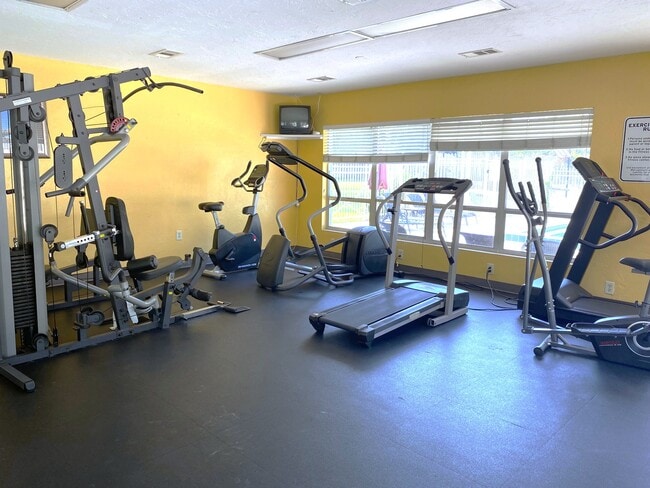 Building Photo - 501 SW 75th St