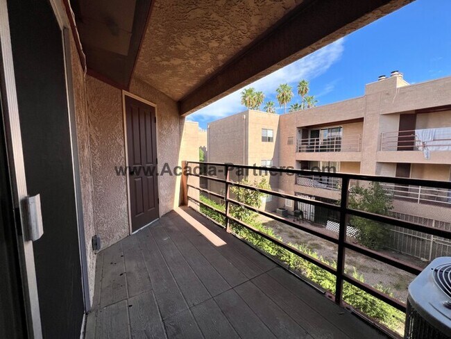 Building Photo - One Bedroom Condo *MOVE-IN SPECIAL*