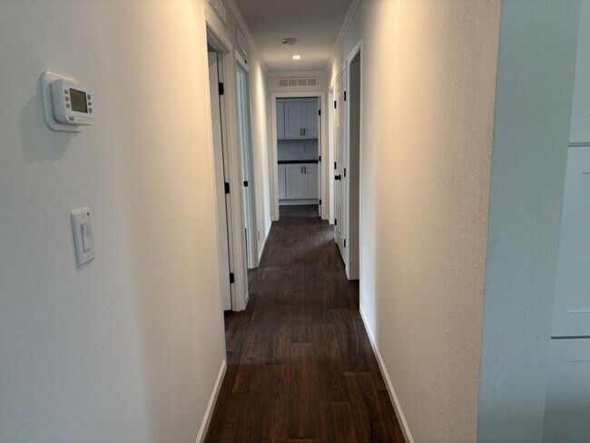 Building Photo - 352 Cimarron