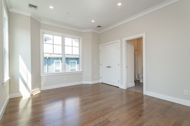 Building Photo - recently constructed 4 bed 2bath unit in Jamaica Plain is available on 9/1