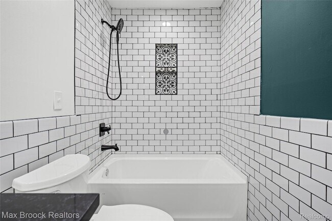 Building Photo - 7432 Azalea Ct