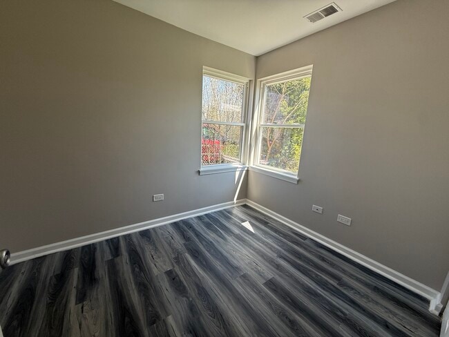 Building Photo - 1504 S Ottawa St