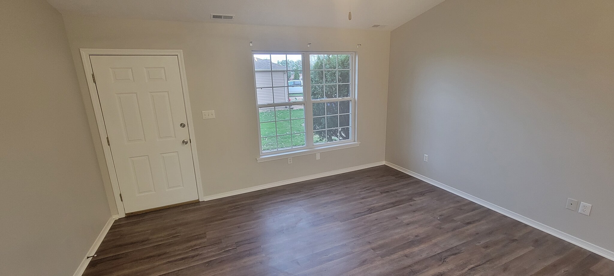 Building Photo - 277 Lakewood Dr