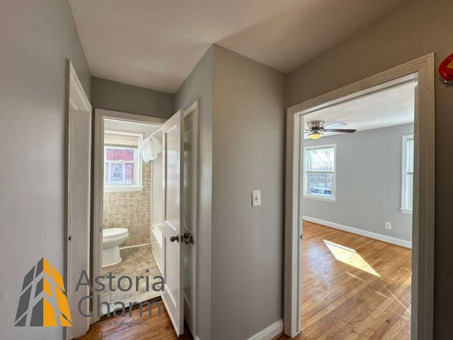 Building Photo - 3 Bedroom Home with Finished Basement, Parking, and Fenced Yard