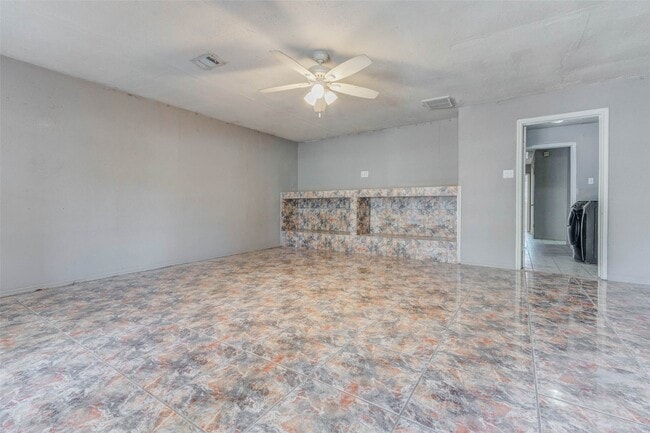 Building Photo - 12702 Fern Forest Dr