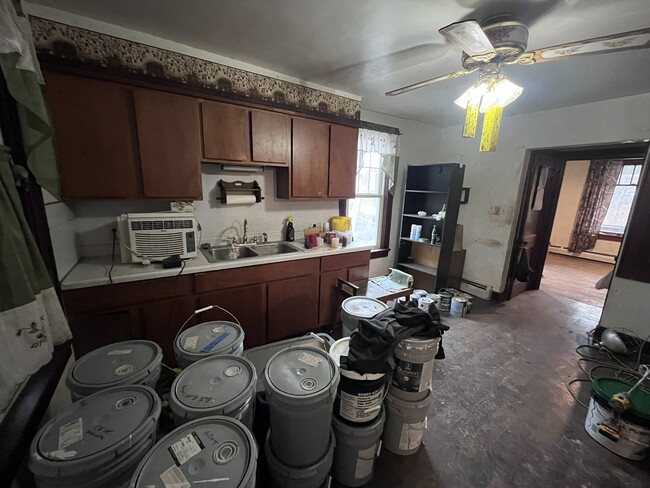 Building Photo - 1515 House