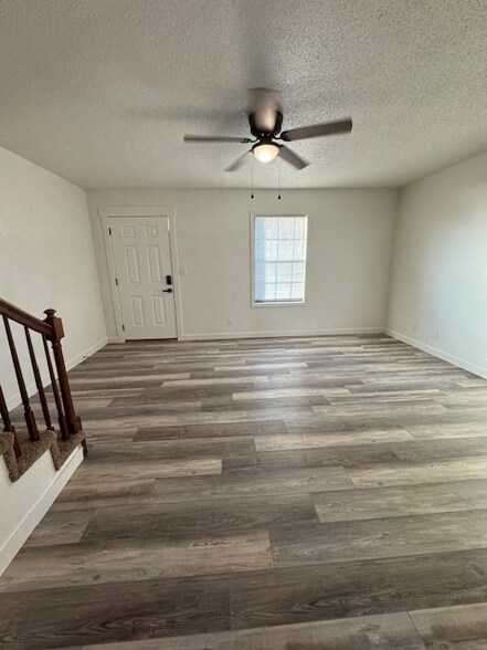 Building Photo - 1252 Pleasant Valley Rd