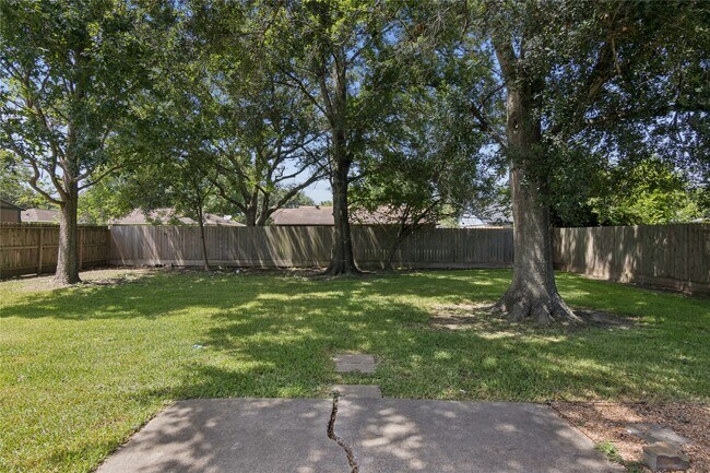 Building Photo - 2504 Ewell Dr