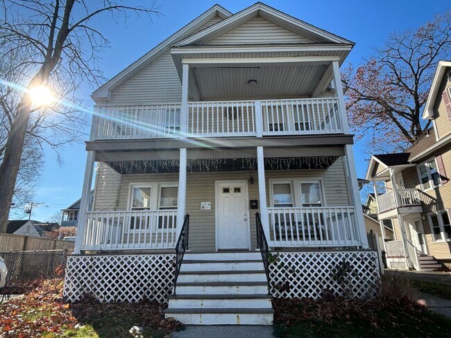 Building Photo - 114 Groveland St